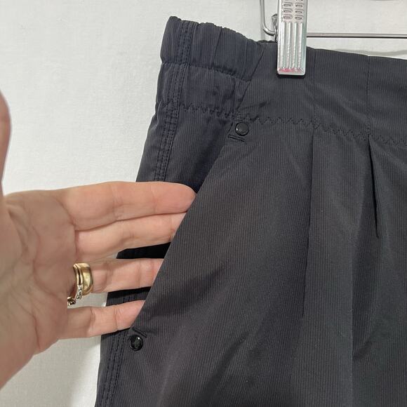 Lululemon Spring Break Away Short Size 8 Black 2.5” First Release - Picture 5 of 12